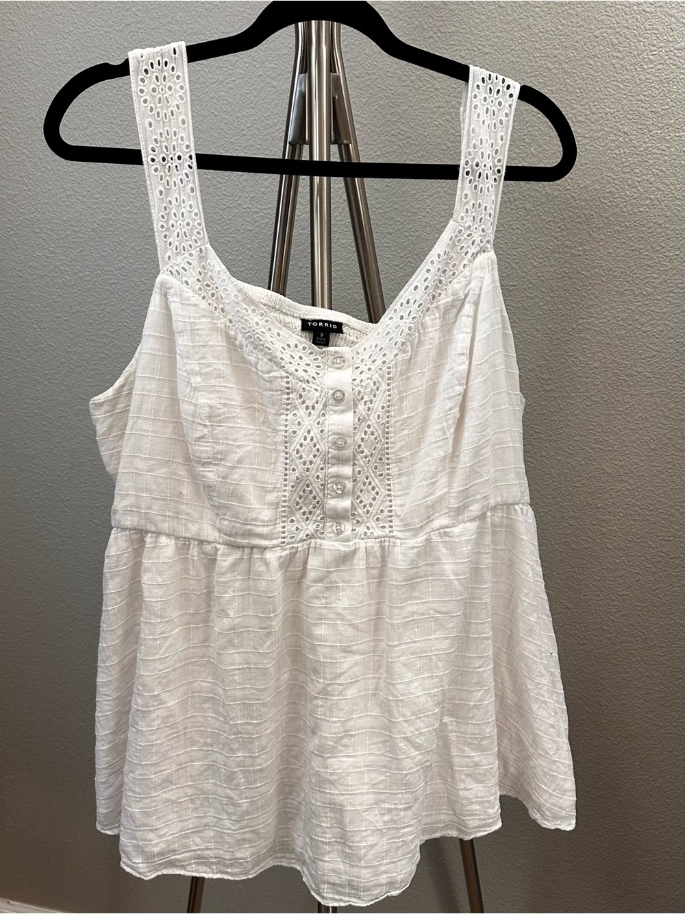 Torrid White Eyelet Size 3 Button-Front Peplum Camisole